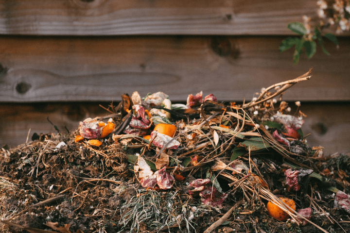 Comment démarrer un petit tas de compost sans composteur